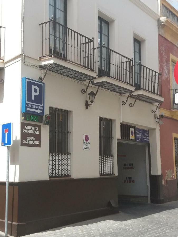 Atico Con Terraza En Alameda De Hercules * Seville
